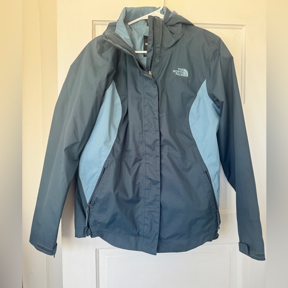 The North Face blue women’s jacket with removable fleece liner. - Picture 1 of 6